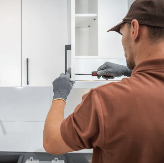 Tay nghề & kinh nghiệm thực chiến của đơn vị thi công trong ngành nội thất tủ bếp