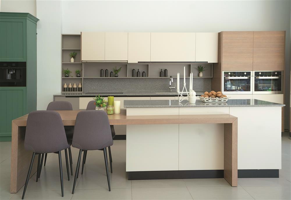 Tủ bếp có đảo bếp tiện nghi